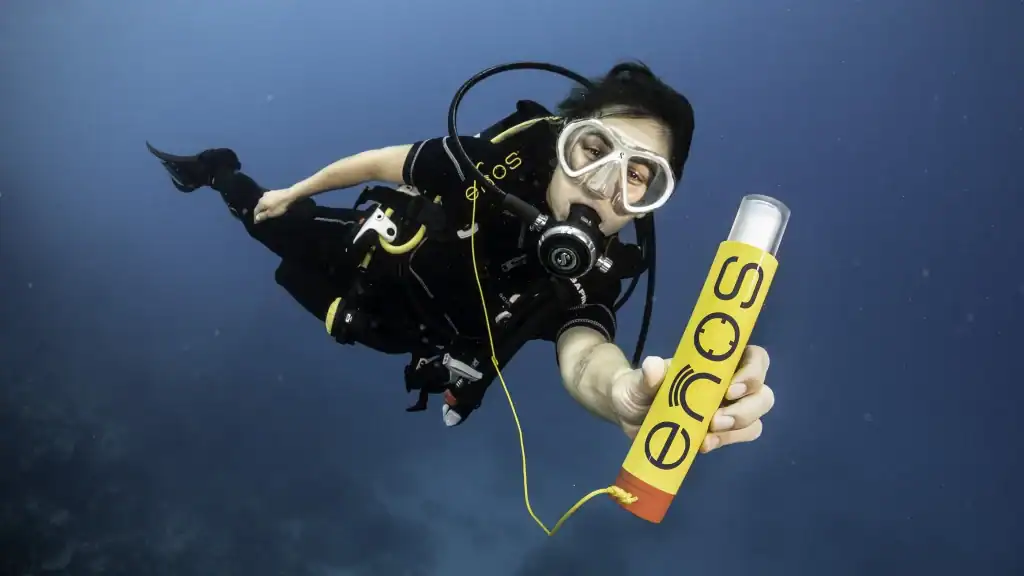 ENOS dive locator beacon